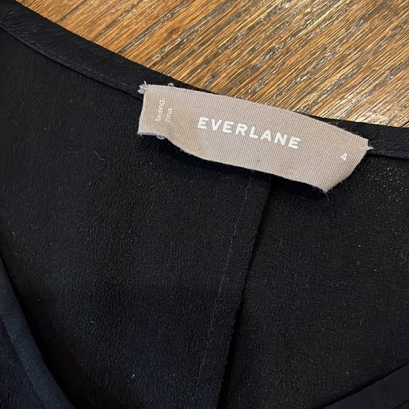 Everlane Silk V-Neck Blouse - Picture 3 of 8